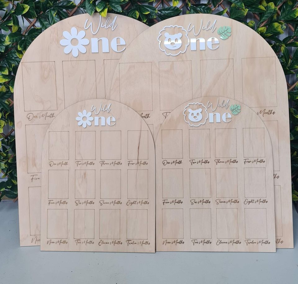 Wild One First Year Photo Board (Daisy or Lion Theme) – Optional Personalisation
